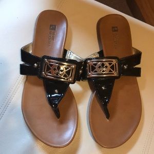 White Mountain black Sandals